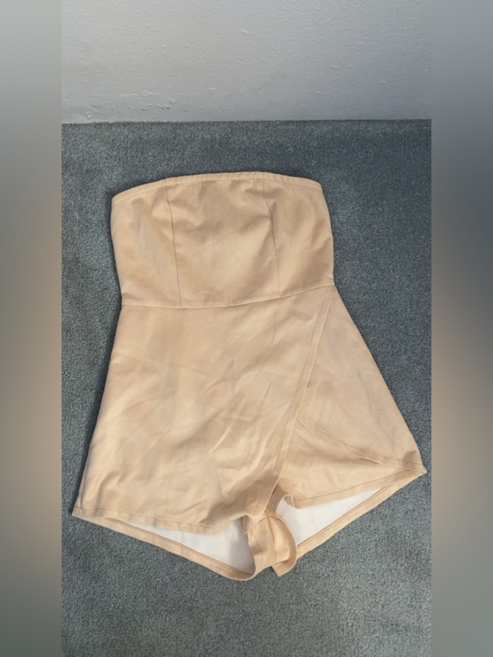 Le Lis Blush Strapless Romper